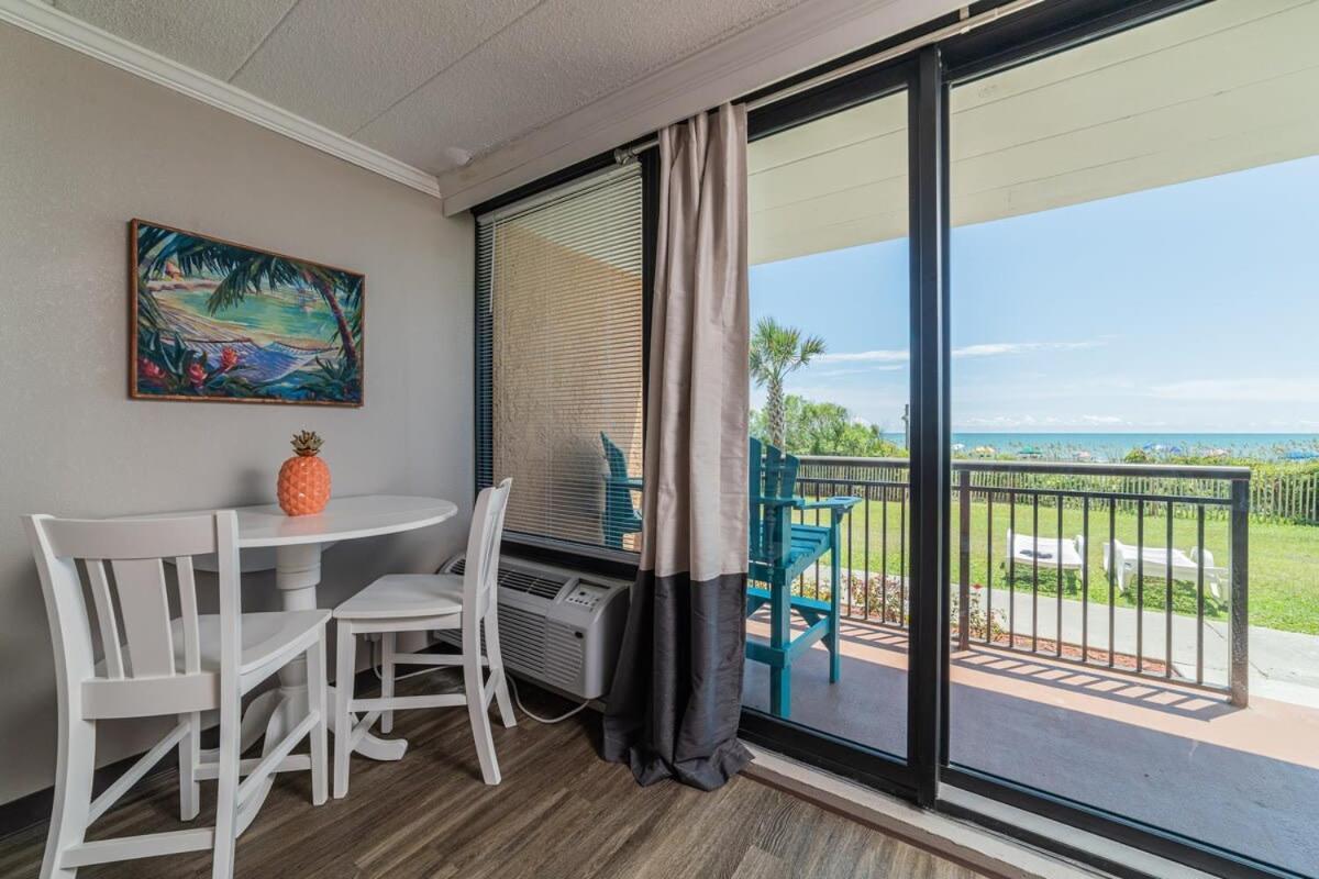 Ground Floor Ocean Front Studio - Caravelle Resort 124 미를 비치 외부 사진
