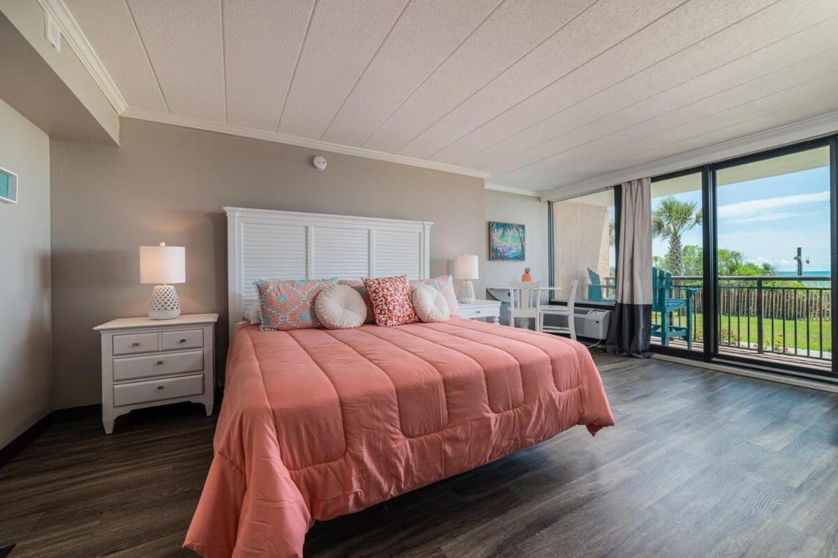 Ground Floor Ocean Front Studio - Caravelle Resort 124 미를 비치 외부 사진
